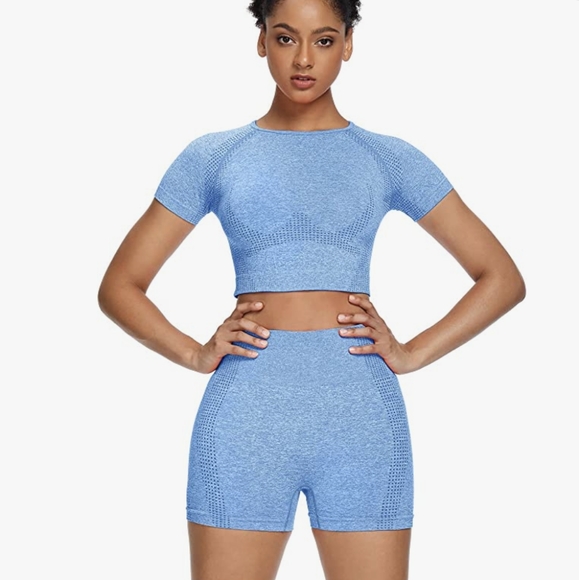 Seamless 2 Piece Set Workout Gym Shorts + Short Sleeve - Picture 3 of 9